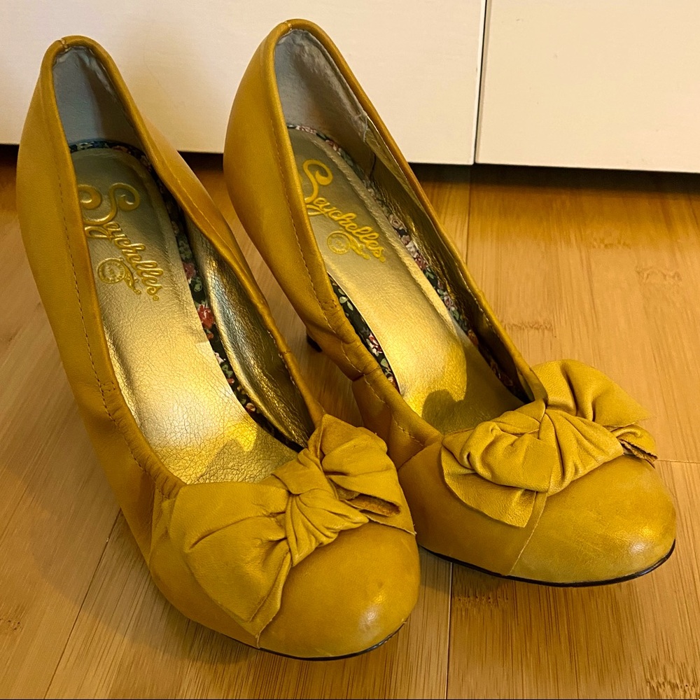 Seychelles Pump with Bow